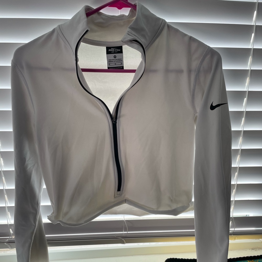 Nike crop